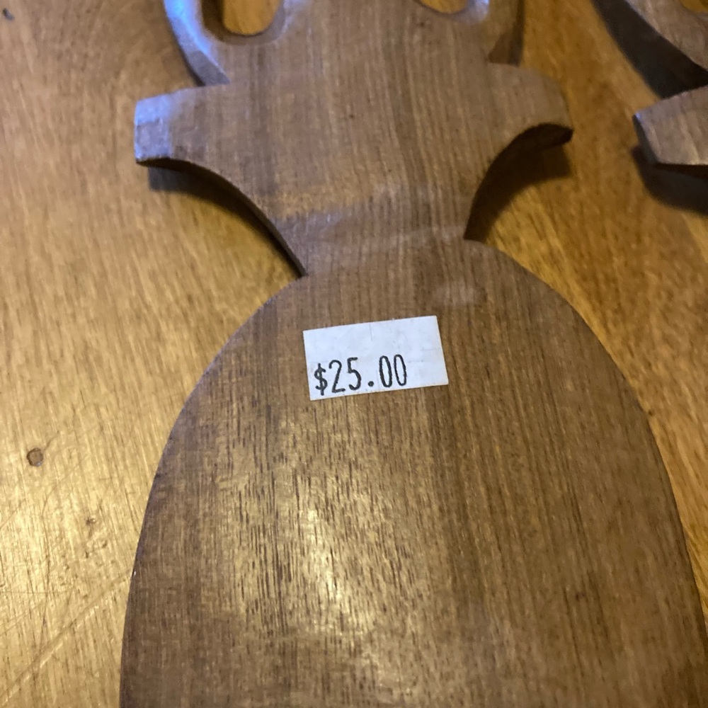 Vintage hand carved wooden spoon and fork salad set - Picture 5 of 7